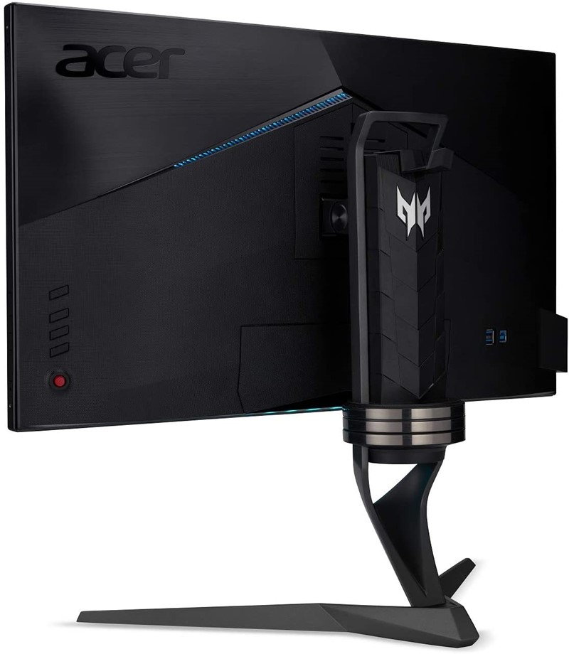 Za putovanje kroz OSD i namještanje postavki slike koristi se četverosmjerni joystick, smješten na stražnju stranu ekrana