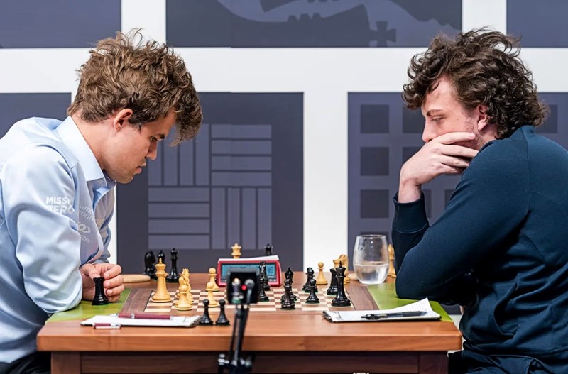 Magnus Carlsen (lijevo) optužio je Hansa Niemanna za varanje na turniru u Saint Louisu 📷 CRYSTAL FULLER/SAINT LOUIS CHESS CLUB