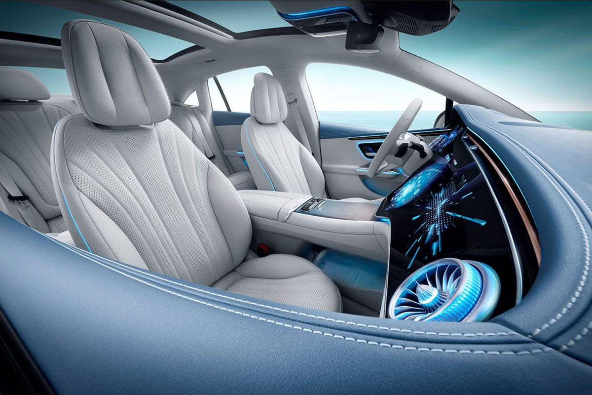 Mercedes EQE unutrašnjost.
