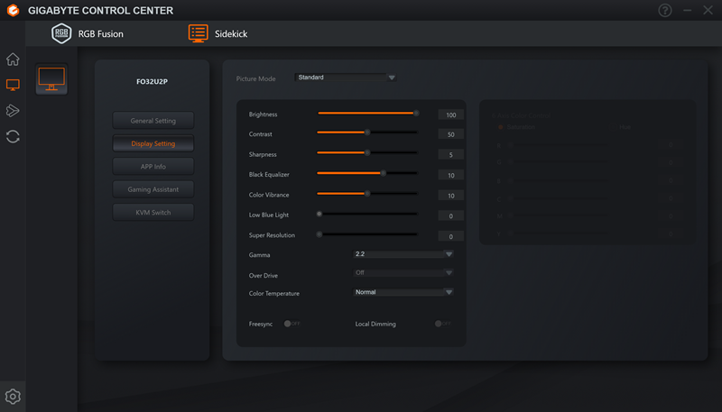 Monitorom se, osim putem OSD-a, može upravljati i pomoću aplikacije Gigabyte Control Center, odnosno njenih modula RGB Fusion i OSD Sidekick. Potonji u grafičkom sučelju nudi dio funkcija OSD-a, premda ne i finija ugađanja, poput ručnog ugađanja kanala boja – za to i dalje treba posjetiti OSD