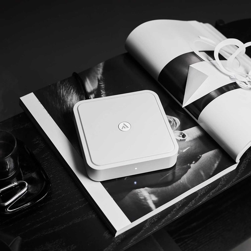 Argon Solo u naravi je simpatična kutijica, koja u bijelom finišu podsjeća na neki Appleov uradak, ili kutijicu za nakit. U svakom slučaju, riječ je o dizajnerskoj uspješnici