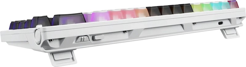 Straga se nalazi utor za bežični prijamnik, USB-C konektor te prekidač za odabir načina spajanja (Wi-Fi, Bluetooth, USB-C)