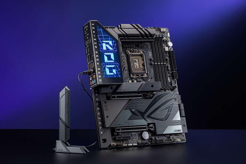 Sitnica koja olakšava život: Asus je unaprijedio mehanizam ugradnje Wi-Fi antene pa se one sad samo utaknu u pripadajuće konektore