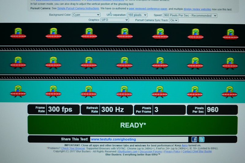 Izuzetno brzi panel od 300 Hz brz je i po pitanju latencije samih piksela, pa nema ni traga ghostingu