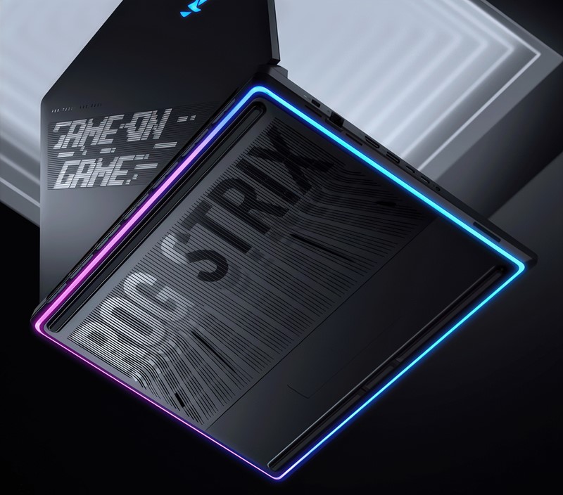 Ventilacijski otvori na donjem poklopcu prilično su veliki, te je na njih postavljen filtar, koji sprečava ulazak prašine u sustav hlađenja