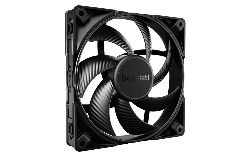 Ventilatori Silent Wings 4 naši su stari i rado viđeni znanci. U slučaju Dark Basea 701, isporučena su tri komada high-speed izvedbe, maksimalne brzine od 1.900 o/min i promjera od 140 mm