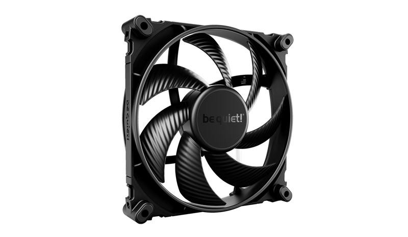 Kućište je opremljeno trima vrlo tihim ventilatorima Silent Wings 4, promjera 140 mm. Pri najnižoj brzini izmjerili smo buku od svega 37,1 dBA, a pri maksimalnoj, povećava se na još uvijek podnošljivih 45 dBA