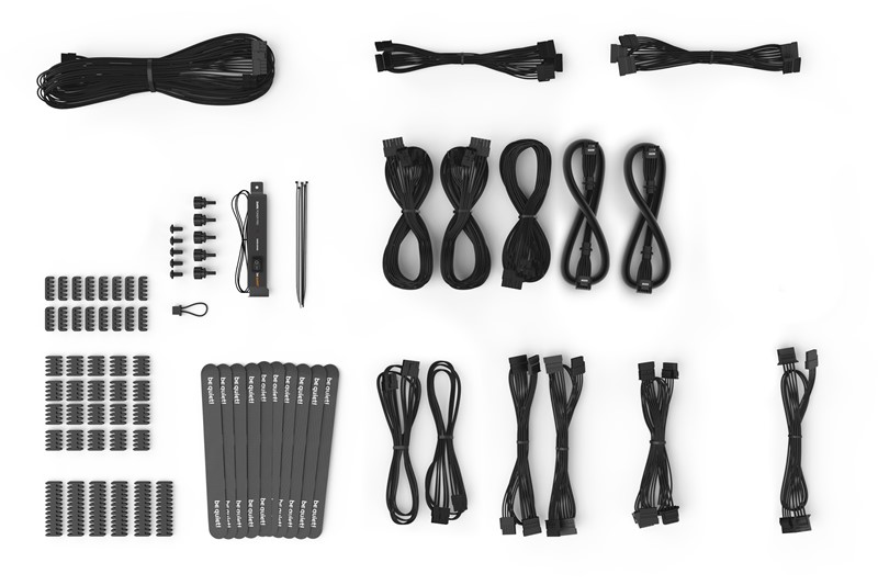 Kad se dijagram s modularnim kabelima pretoči u stvarnost, onda to ovako izgleda - više različitih vrsta kabela, više vrsta vezica, šarafi te još ponešto dočekat će vas u kutiji unutar veće kutije, u kojoj se isporučuje napajanje