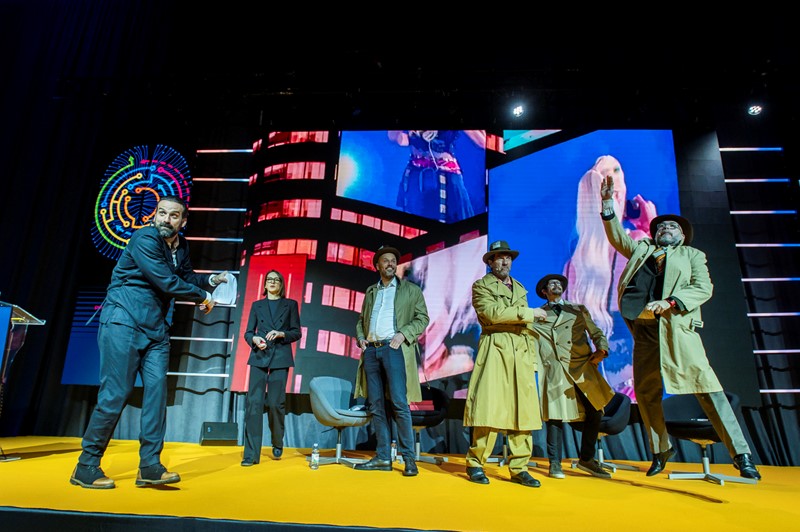 Tko god je uhvatio spretno bačenu lopticu, ili ga je ona slučajno pogodila, mogao je osvojiti jednu od 50 nagrada sponzora LAQO by Croatia osiguranje