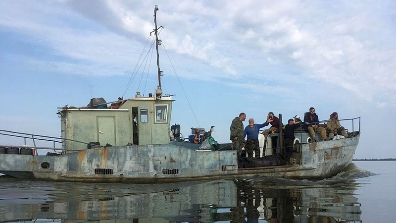 Moderno opremljeni brod koji je služio kao smještaj, kantina i skladišni prostor za Claveriejev tim koji je uzimao uzroke sibirskog permafrosta   📷 Jean-Michel Claverie/ IGS/ CNRS-AM