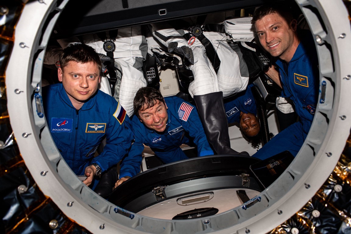 Alexander Grebenkin, Mike Barratt, Jeanette Epps, Matthew Dominick 📷 NASA