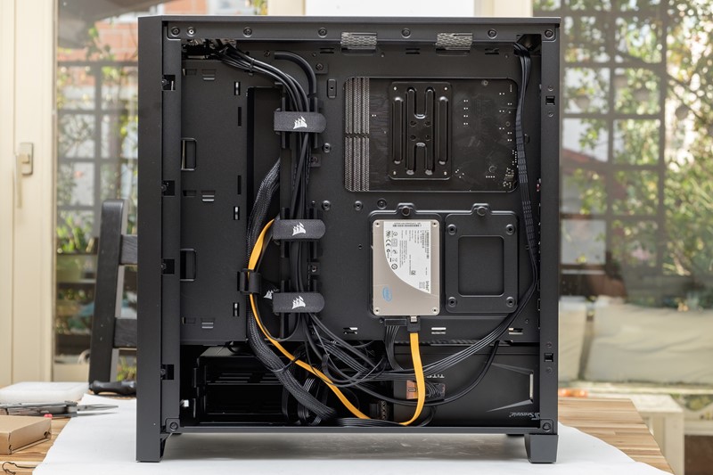 Mogućnosti organizacije kabela su odlične