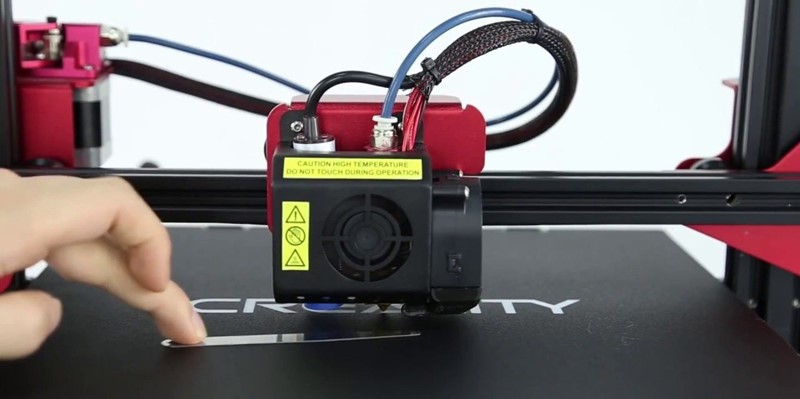 Metalni „špijun“ od 20 mikrometara služi ručnoj kalibraciji senzora, a nakon toga je sve automatski