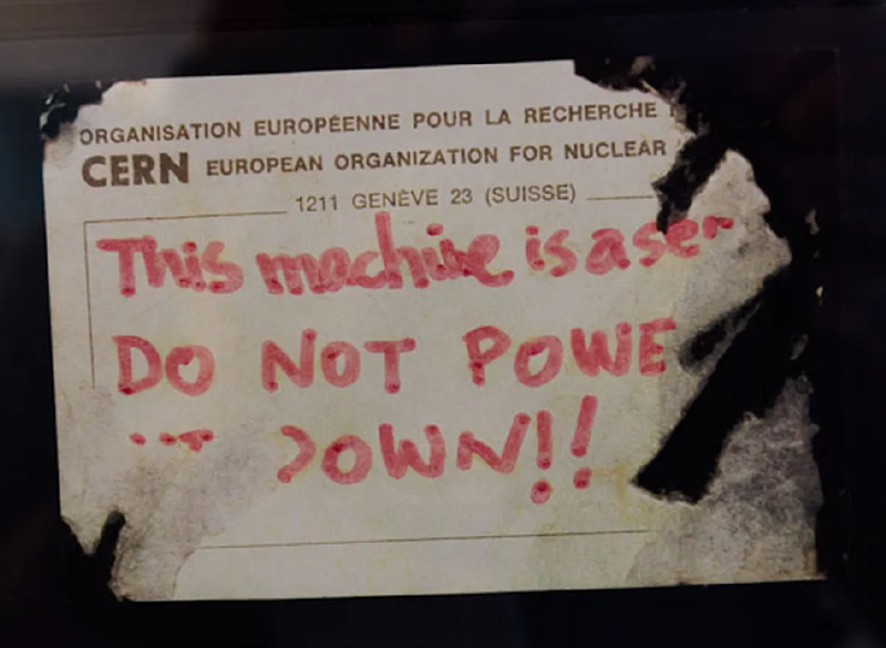 Iako neki danas zazivaju "Gasi Internet", u CERN-u su u početku imali drugačije naputke