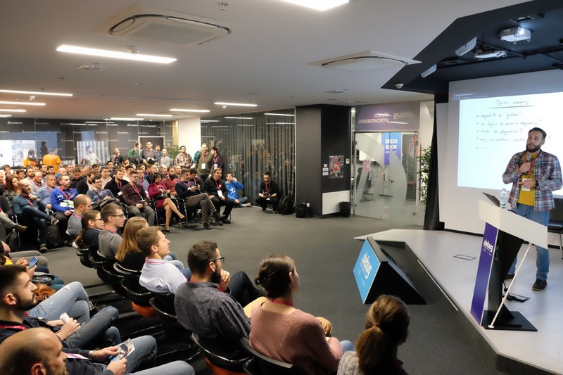 Velik interes developera vladao je i za track #techtrends, koji se održavao u predavaoni Algebra LAB-a u kojoj je cijelo vrijeme bilo oko 200 posjetitelja…