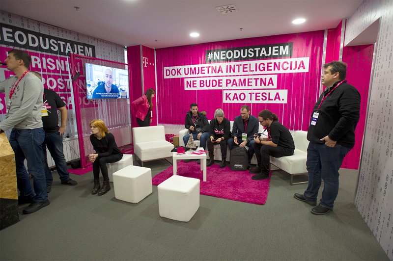 Na štandu Hrvatskog Telekoma moglo se pojesti, popiti, odmoriti, igrati, družiti, ali i pronaći posao u najvećem domaćem telekomu