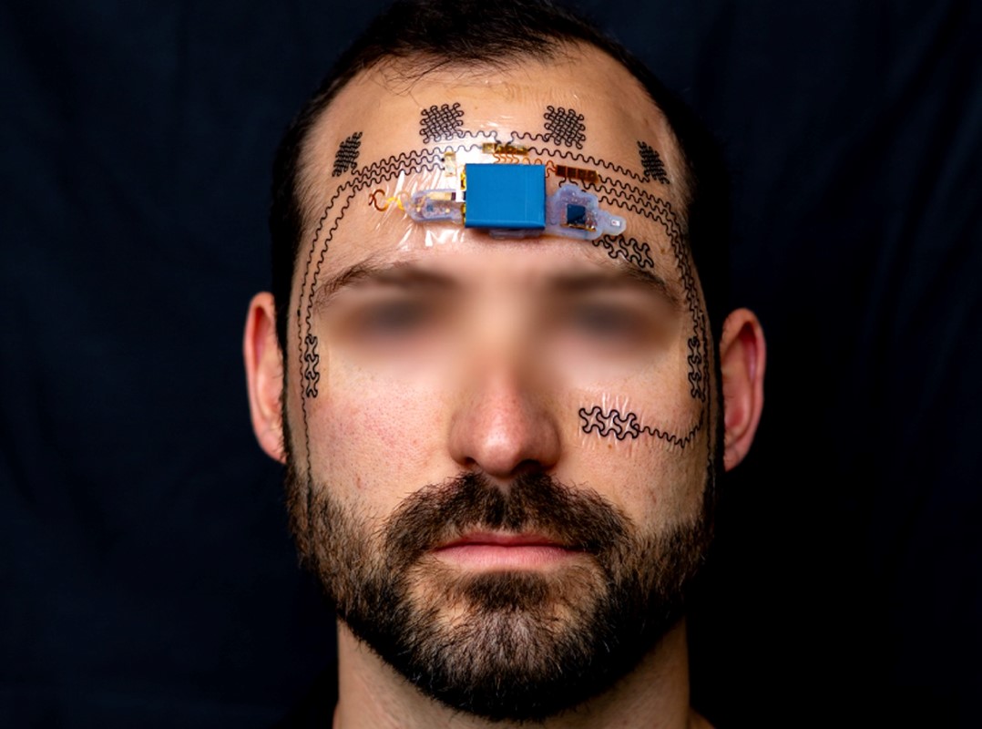 Tetovaža dekodira moždane valove kako bi izmjerila mentalni napor bez glomaznih pokrivala za glavu 📷 UT Austin