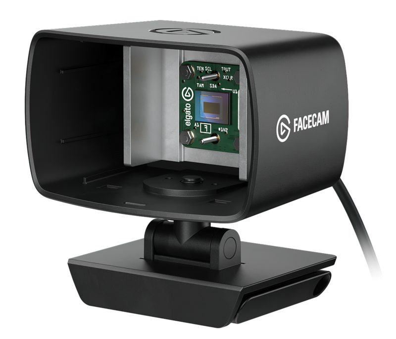 Duboko unutar kućišta kamere, montiran na metalni hladnjak, nalazi se Sonyjev senzor, zaslužan za vrlo dobre performanse pri slabom svjetlu