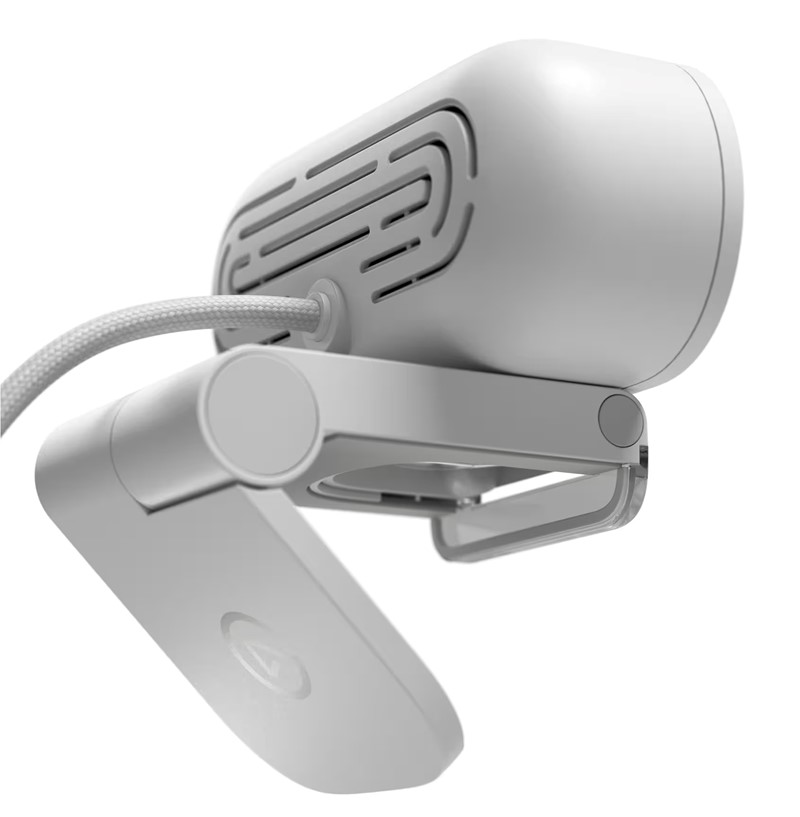 Elgato se odlučio na fiksni USB-C kabel, što ga čini robusnijim na strani kamere, no vlasniku kamere to rješenje može komplicirati život ako se kabel ošteti ili mu je prekratak