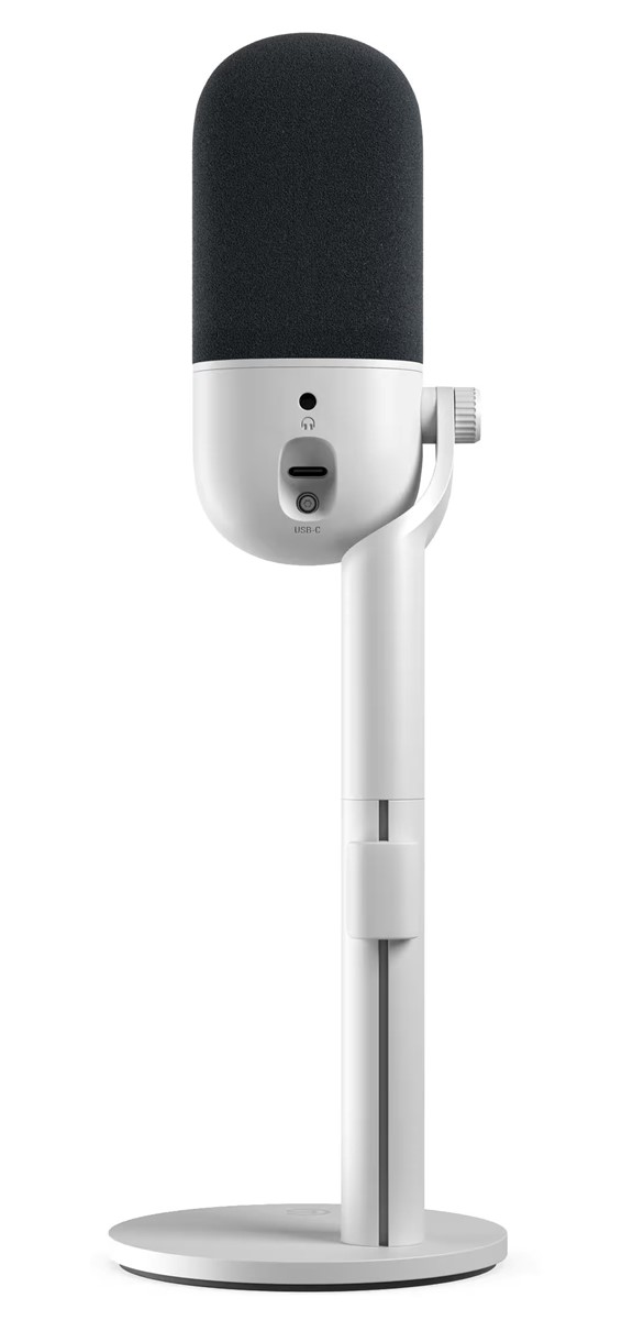 Sa stražnje strane smješteni su konektor za slušalice te USB konektor (mikrofon se isporučuje s USB-C – USB Type-A kabelom duljine 1,5 metara, sa specifično oblikovanim kućištem USB-C konektora, koji savršeno naliježe u prostor oko USB-C porta u mikrofonu – to bi potencijalno moglo prouzročiti problem s uštekavanjem ako želite koristiti neki drugi USB kabel)