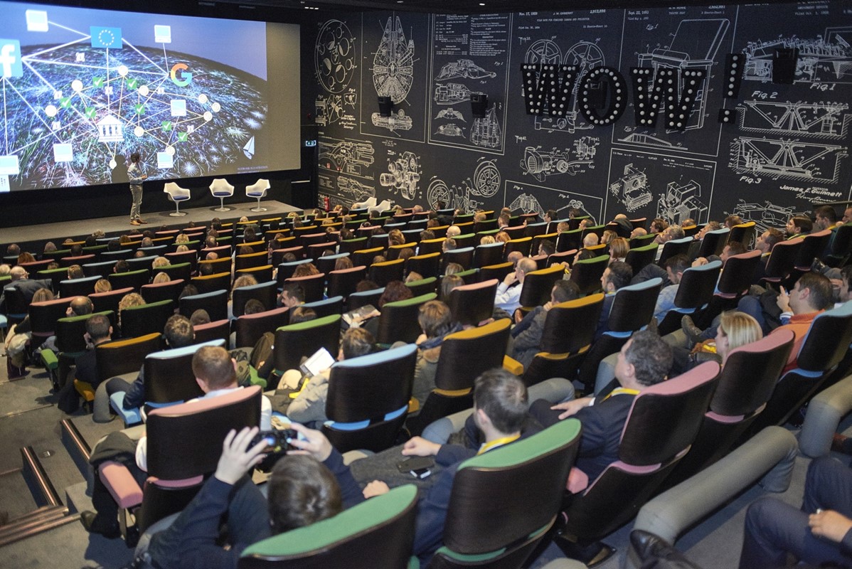 Prvo izdanje konferencije pred prepunom glavnom dvoranom kina Kaptol Cinema