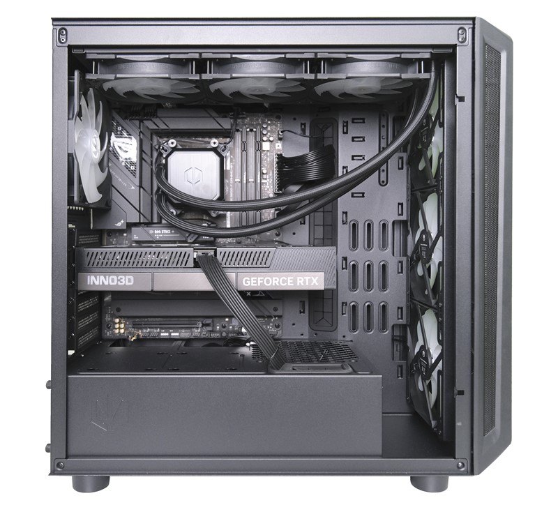 Uredno složena konfiguracija otkriva mnoge komponente preuzete iz povoljnijeg testiranog računala Future IT-ja