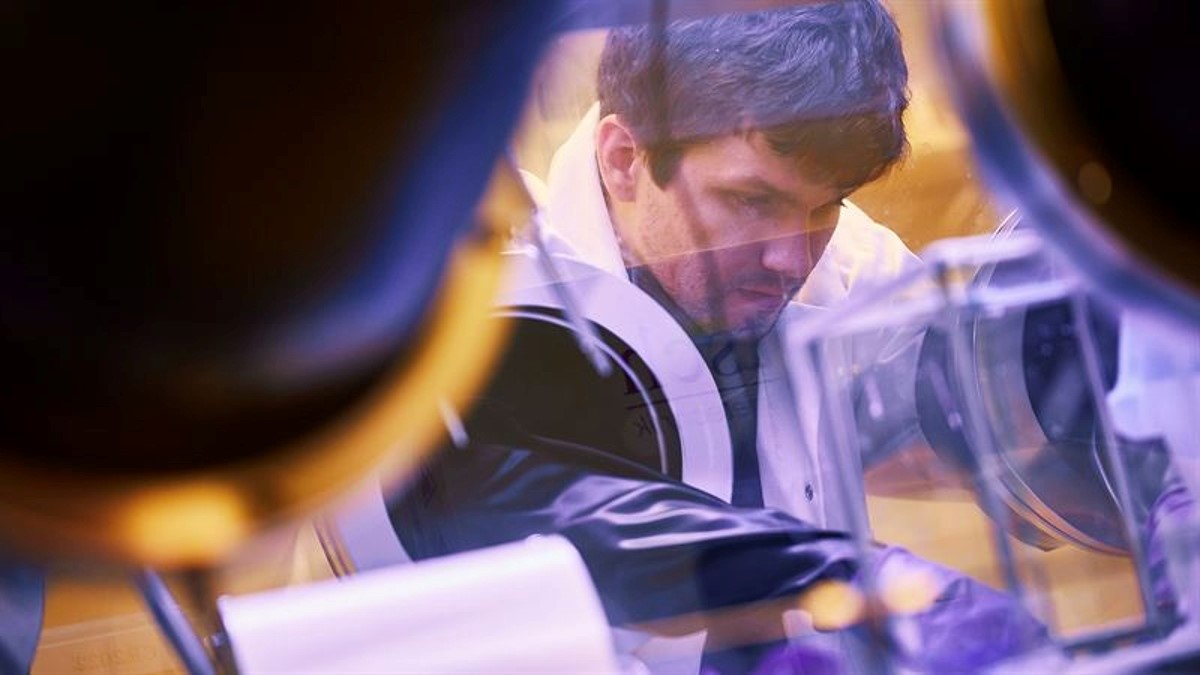 Galvanizacijom do elektrode: postupak se obavlja u zatvorenom i inertnom okruženju u kojem su materijali izloženi što manjem vanjskom utjecaju 📷 Henrik Sandsjö, Chalmers University of Technology