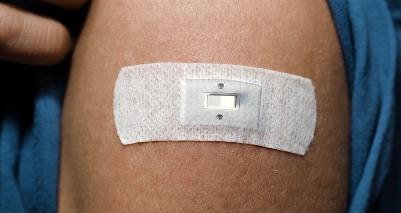 Flaster za kožu s nitroglicerinom djeluje kao prekidač koji kontrolira implantat  📷 Josef Kuster, ETH Zurich