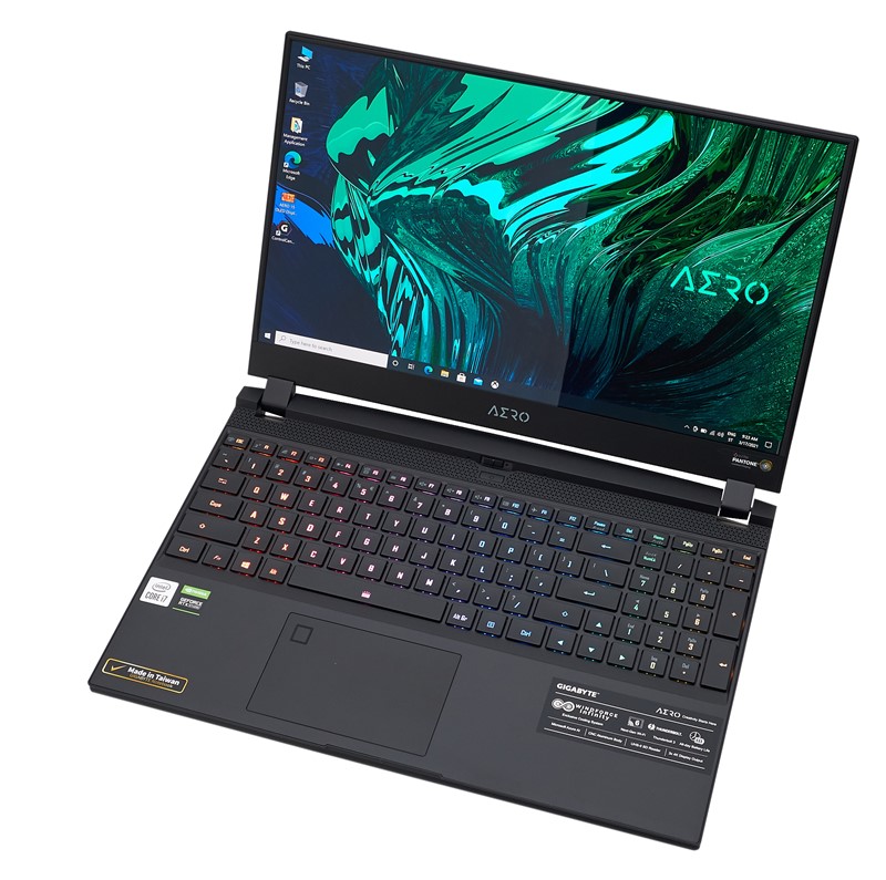 Čudna magla na lijevoj strani ekrana nije tvornička greška. Riječ je o refleksiji prilikom fotografiranja uređaja