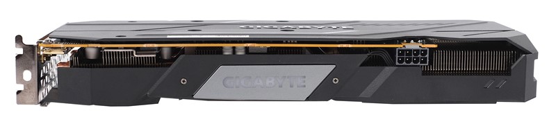 Gornji dio kartice ukrašen je imenom proizvođača koje ima pozadinsko RGB osvjetljenje