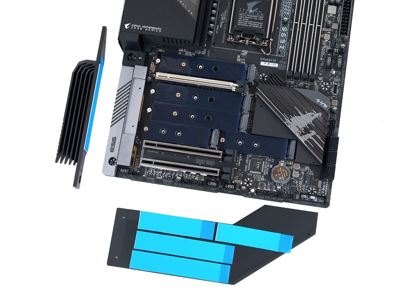 Tko treba puno M.2 SSD-ova, model Master neće ga iznevjeriti, no na umu mora imati dvije stvari – jedan od M.2 utora je NVMe Gen3, a u slučaju da je popunjen, gubi se funkcionalnost jednog od sekundarnih PCIe utora