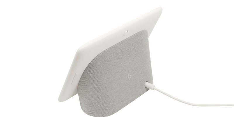 Ekran se nalazi na svojevrsnom postolju, obučen u finu tkaninu viđenu na ostalim uređajima Home, a ujedno je i zvučnik