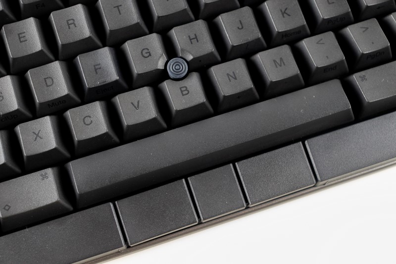 HHKB Studio sadrži trackpoint, koji je u svijetu poslovnih laptopa još uvijek preferirani način pomicanja pokazivača po ekranu