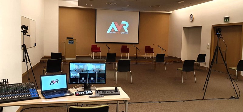 Tehnički setup jednostavnijeg hibridnog eventa