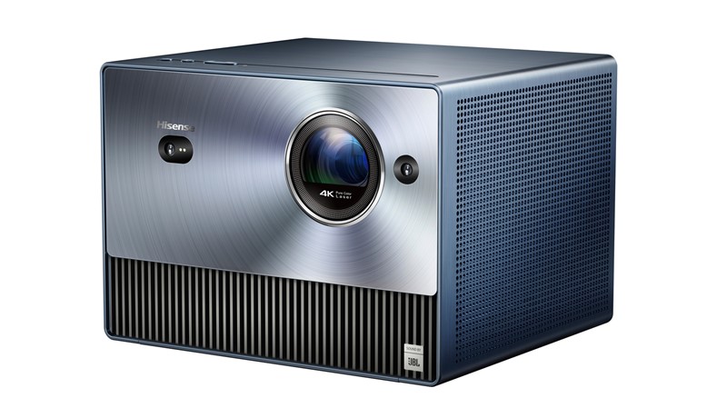 Bočne stranice perforirane su radi disipacije zagrijanog zraka, ali i zvučnih valova, koje proizvodi integrirano JBL-ovo ozvučenje