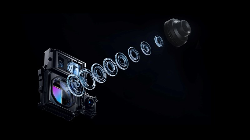 Periskopska telefoto kamera ima mogućnost 3.5x optičkog zumiranja, a donosi i optičku stabilizaciju uz 50-megapikselni senzor