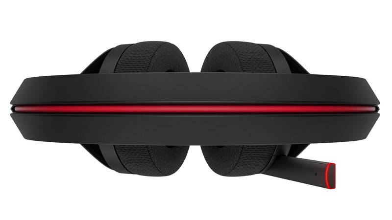 Jednostavnog dizajna i oku ugodnih linija, jasno je da se radi o gejmerskom headsetu, iako je suviše agresivan dizajn izostao