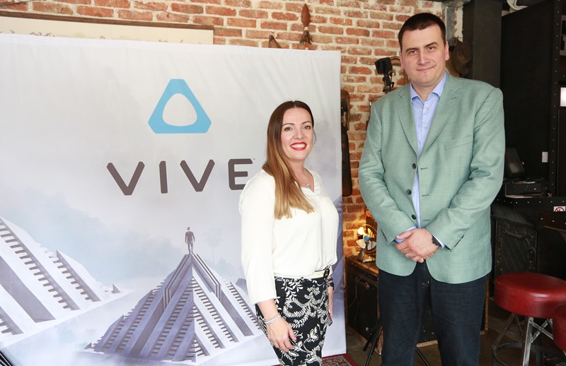 Direktorica prodaje Petra Razić i direktor proizvoda za centralnu i istočnu Europu Marko Savković 