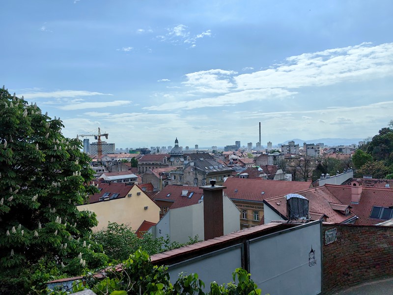 Fotografije glavnom kamerom u dobrim uvjetima osvjetljenja.