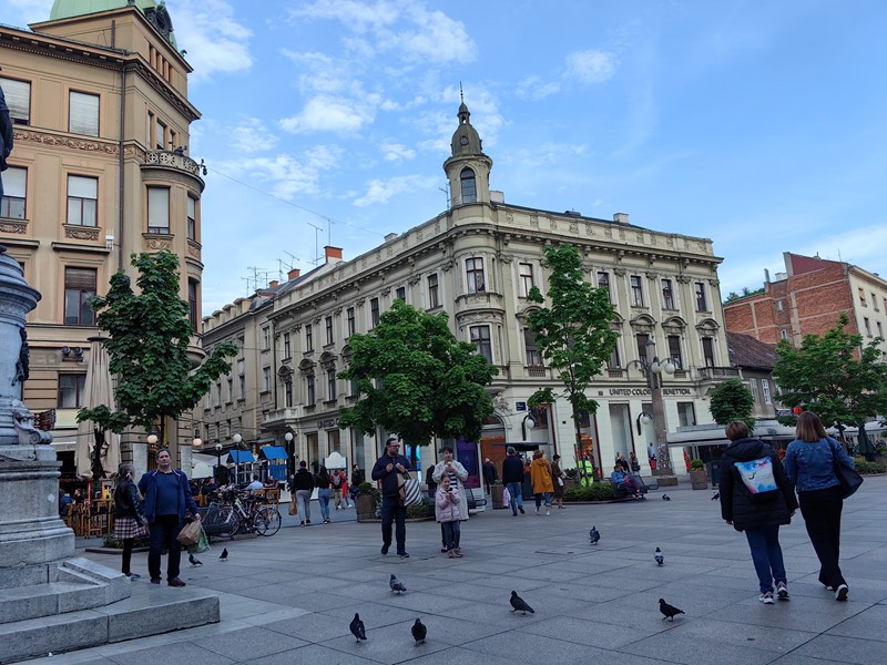 Fotografije glavnom kamerom u dobrim uvjetima osvjetljenja.