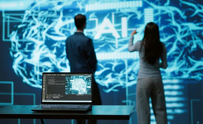 Zadatak ljudskih stručnjaka je smanjiti broj i razmjer halucinacija kojima su skloni AI modeli 📷 DC Studio