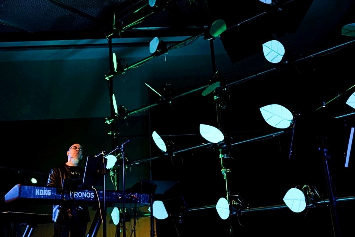 Jordan Rudess i umjetna inteligencija na bini MIT Media Laba 📷 Xaroline Alden