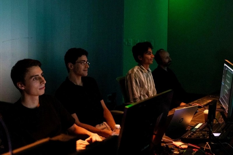 Programeri jam_bota, modela umjetne inteligencije sposobnog improvizirati uživo 📷 Daroline Alden