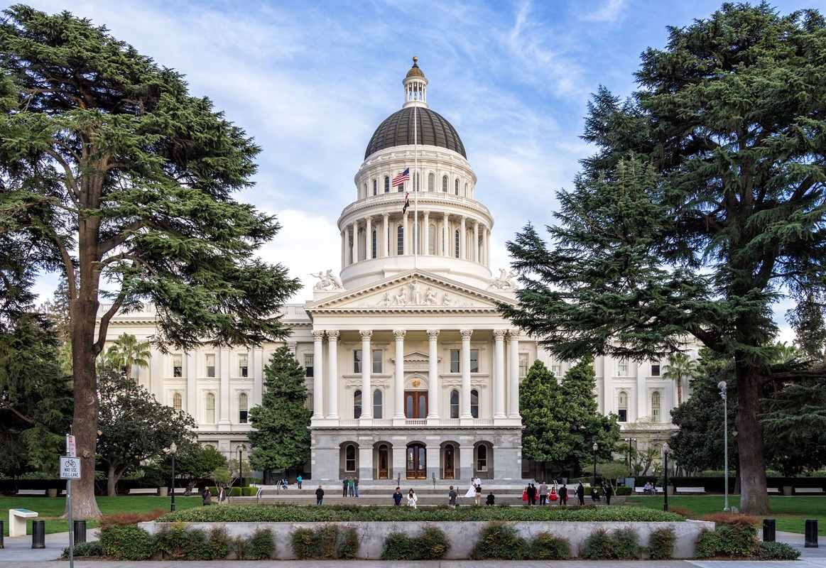 Pogled na California State Capitol, zgradu u kojoj se sastaje zakonodavno tijelo Kalifornije. 📷 Foto: Anastasia Rasputin, CC BY-SA 2.0