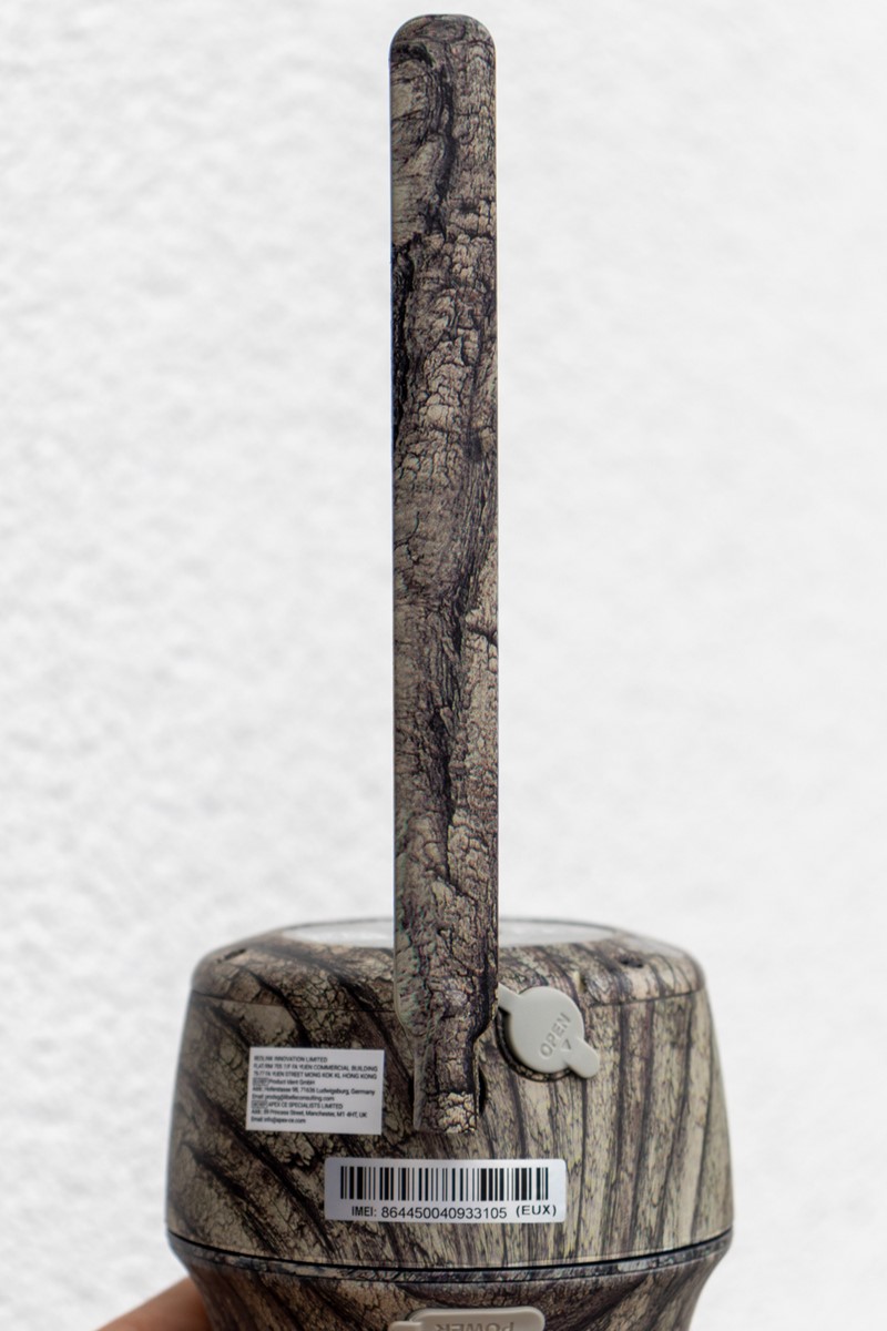 Priložena LTE antena također je prekrivena kamuflažnim dezenom