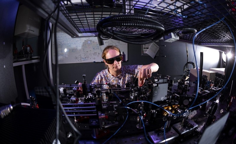 Sustav je dijelom izrađen u Njemačkoj i sastavljen u Engleskoj, u sklopu europskog projekta Qurope 📷 ICL