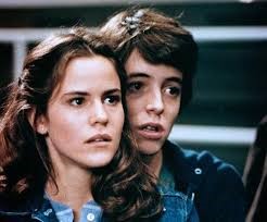 - Je li ti to mobitel ili si sretan što me vidiš?  - Mobitel. To mi je mobitel. Molim te makni se, zaklanjaš mi mobitel.