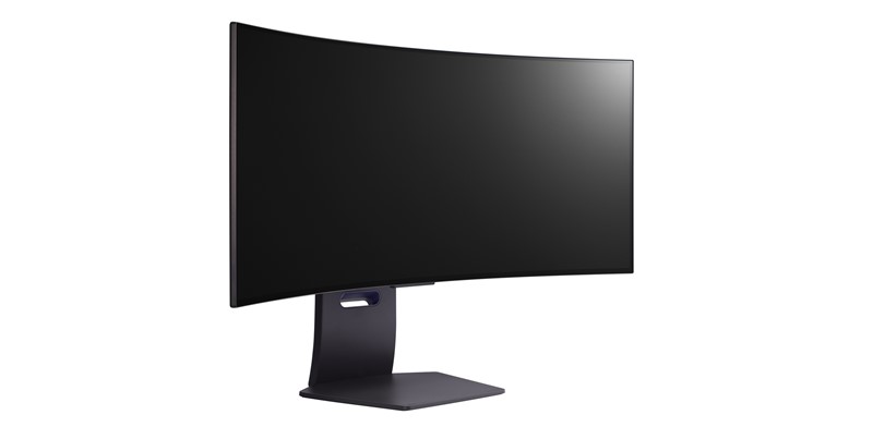 Premda je sâm ekran prilično glomazan, postolje na radnoj površini ne zauzima pretjerano mnogo mjesta. Stava smo da se radi o mnogo boljem rješenju od sveprisutnih postolja u obliku slova "V"