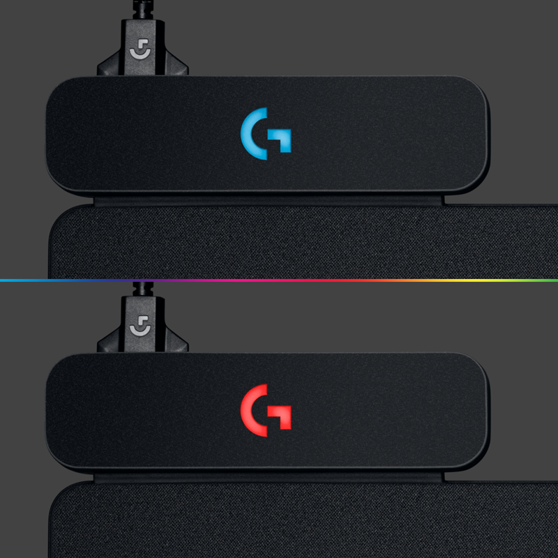 Boja Logitechova svjetlećeg gejmerskog amblema na modulu iznad podloge može se mijenjati unutar Logitech Gaming Softwarea. U tom modulu nalazi se napajanje podloge, ali i prijamnik za bežično komuniciranje s mišem