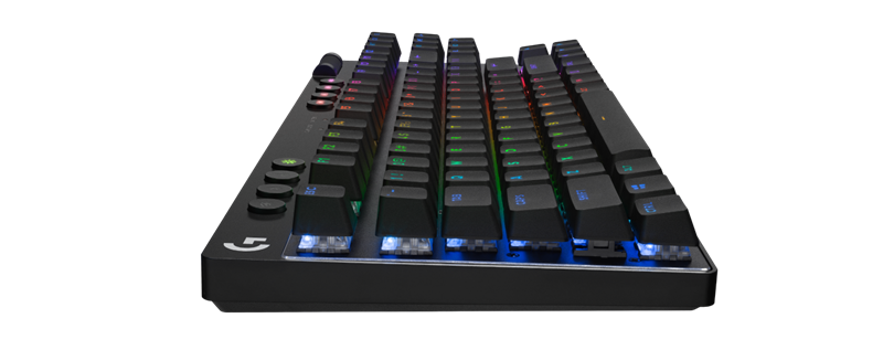 Kapice tipki načinjene su od dvostruko injektirane PBT plastike, što ih čini hrapavima i izuzetno izdržljivima